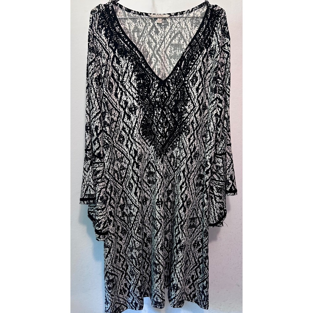 Haani Woman 3X Tunic Dress Black White Geometric Ikat Crochet Bell Sleeve